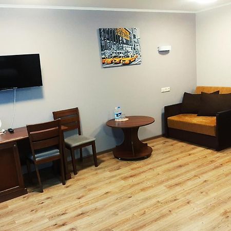 Tourist Hotel Charkiv Esterno foto