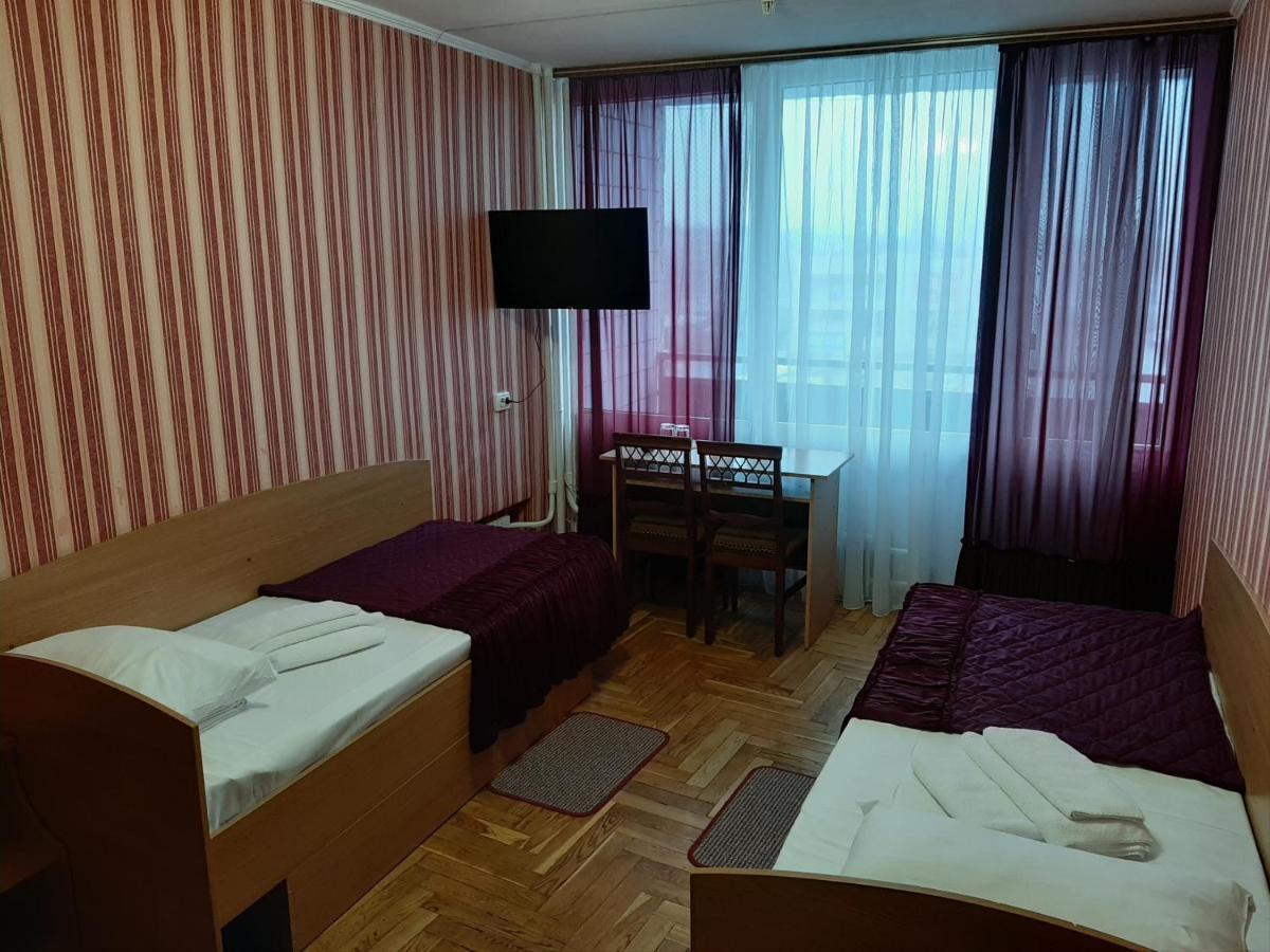 Tourist Hotel Charkiv Esterno foto