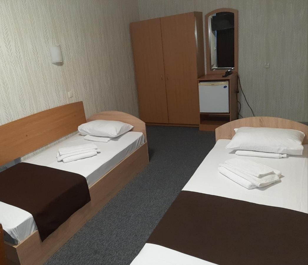 Tourist Hotel Charkiv Esterno foto