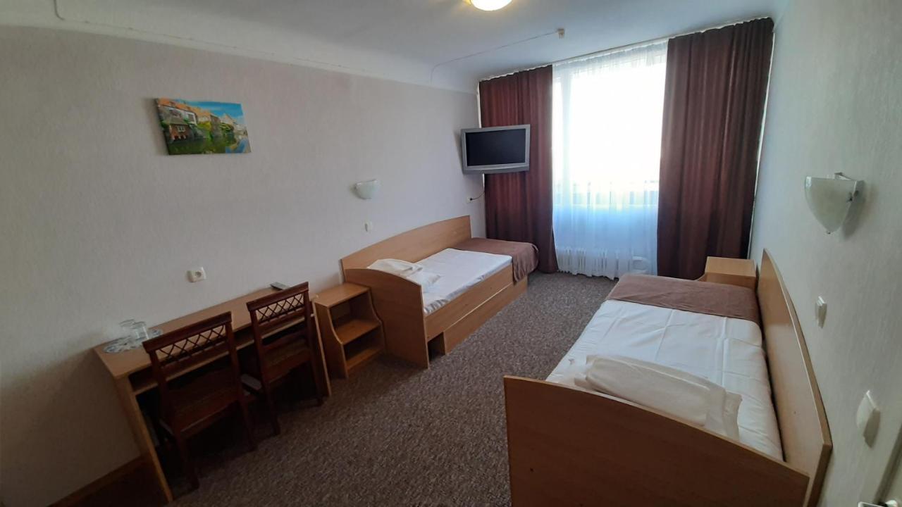Tourist Hotel Charkiv Esterno foto