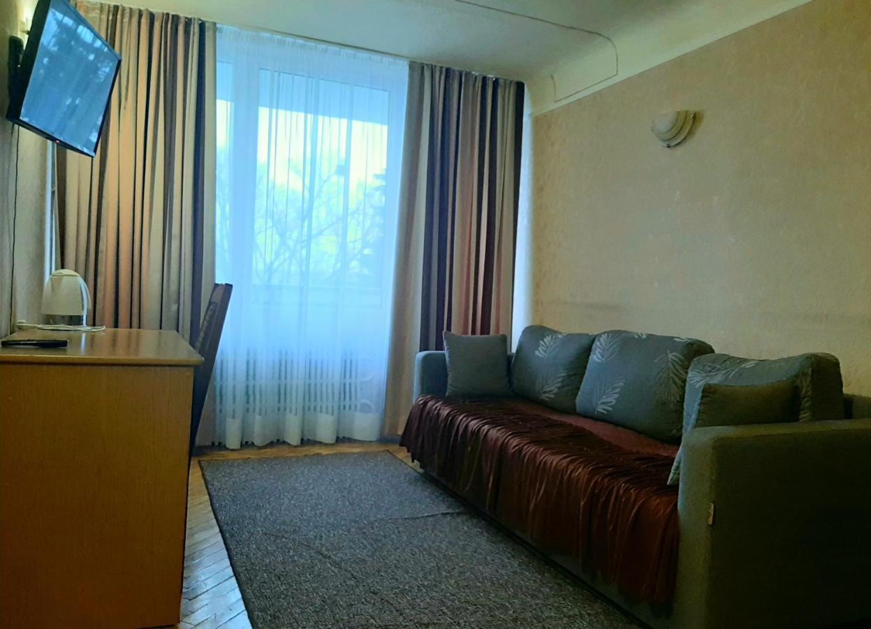 Tourist Hotel Charkiv Esterno foto