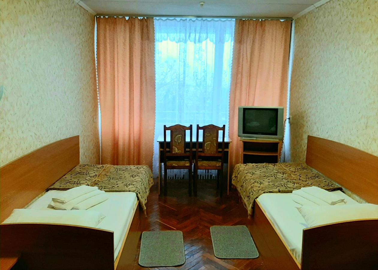 Tourist Hotel Charkiv Esterno foto